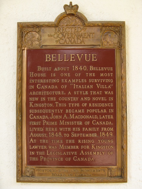 Plaque Photo