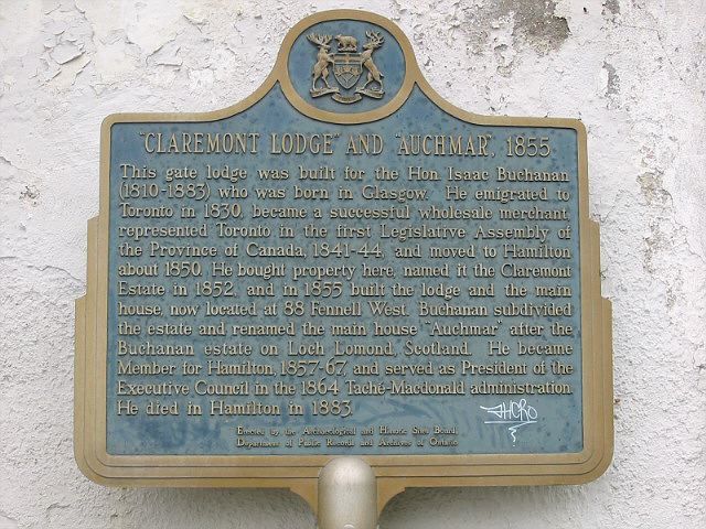 Plaque Photo