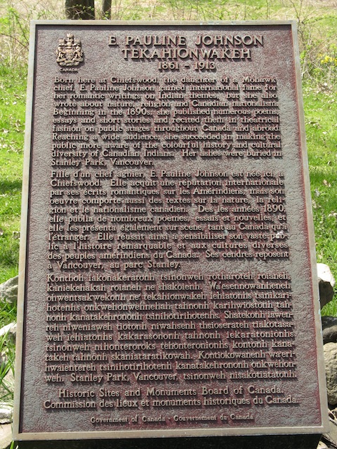 Plaque Photo