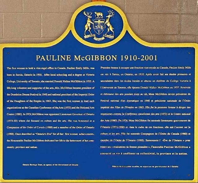 Plaque Photo