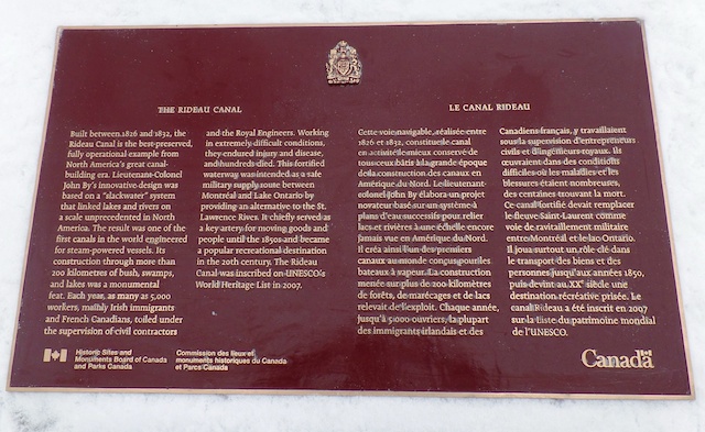 Plaque Photo