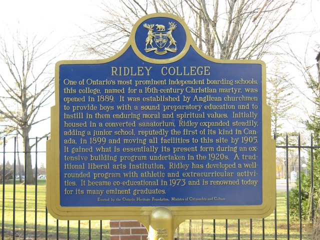 Plaque Photo