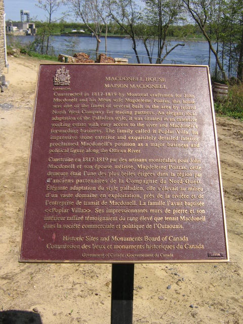 Plaque Photo